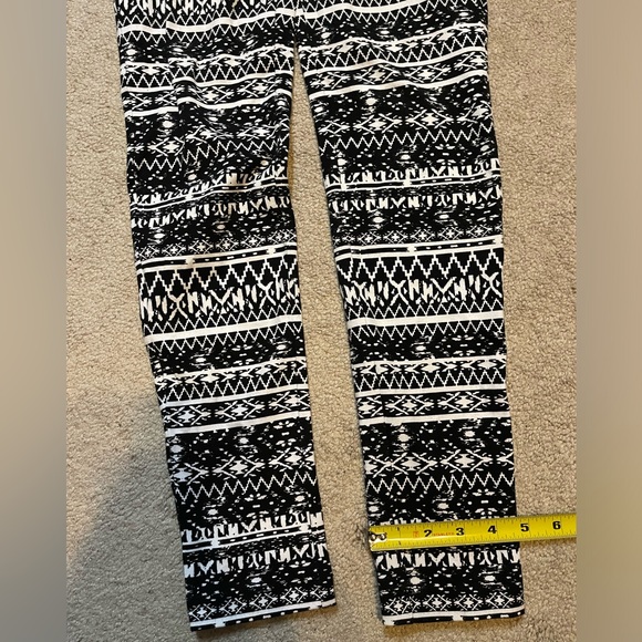 “Express” Women’s Aztec Leggings- Size: S - Picture 6 of 9